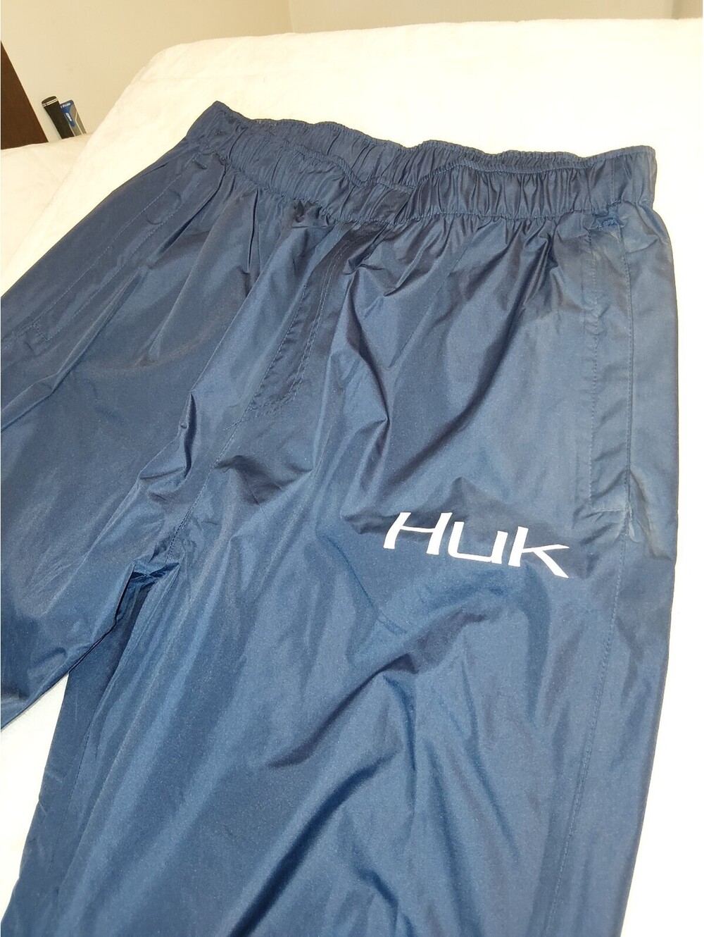 Huk Performance Fishing Men's Navy Blue Lightweight Rain Pants Size Large. 0104